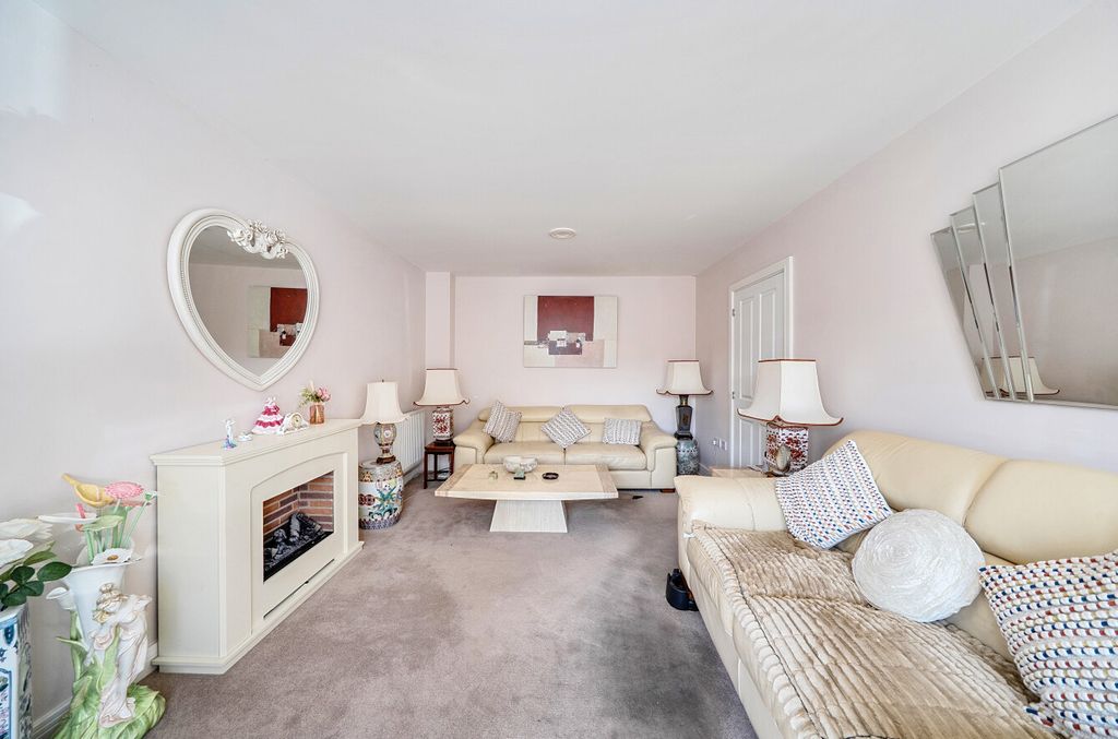Property photo 2 of 18 1508405 (5)