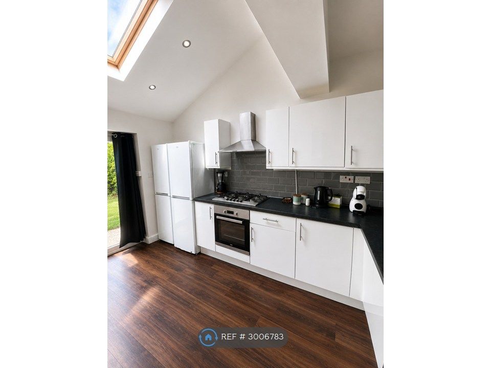 Property photo 1 of 5 Kitchen