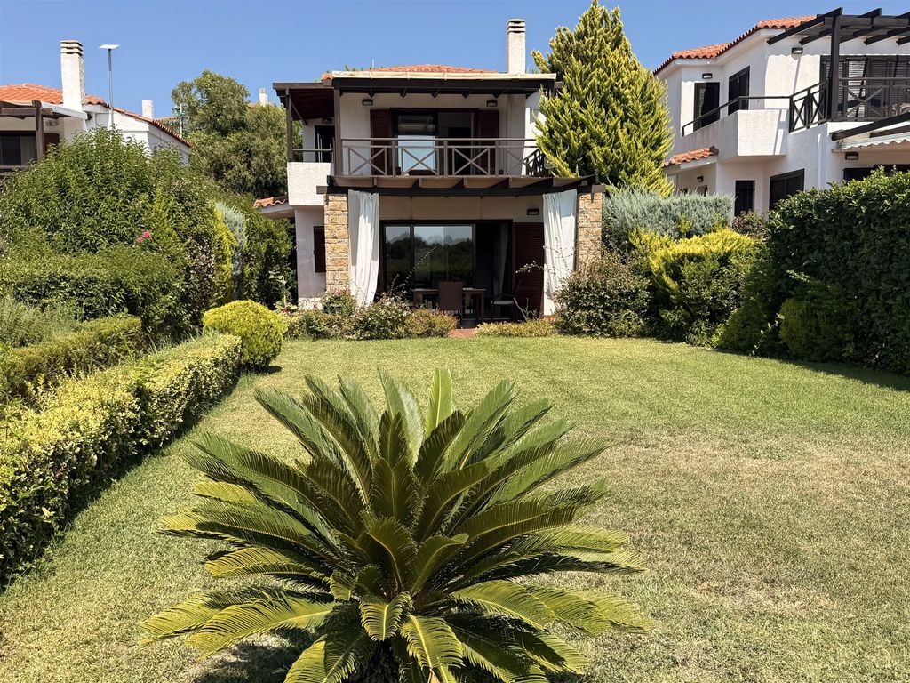 Property photo 2 of 35