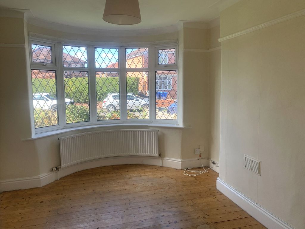 Property photo 3 of 21 Picture No. 33