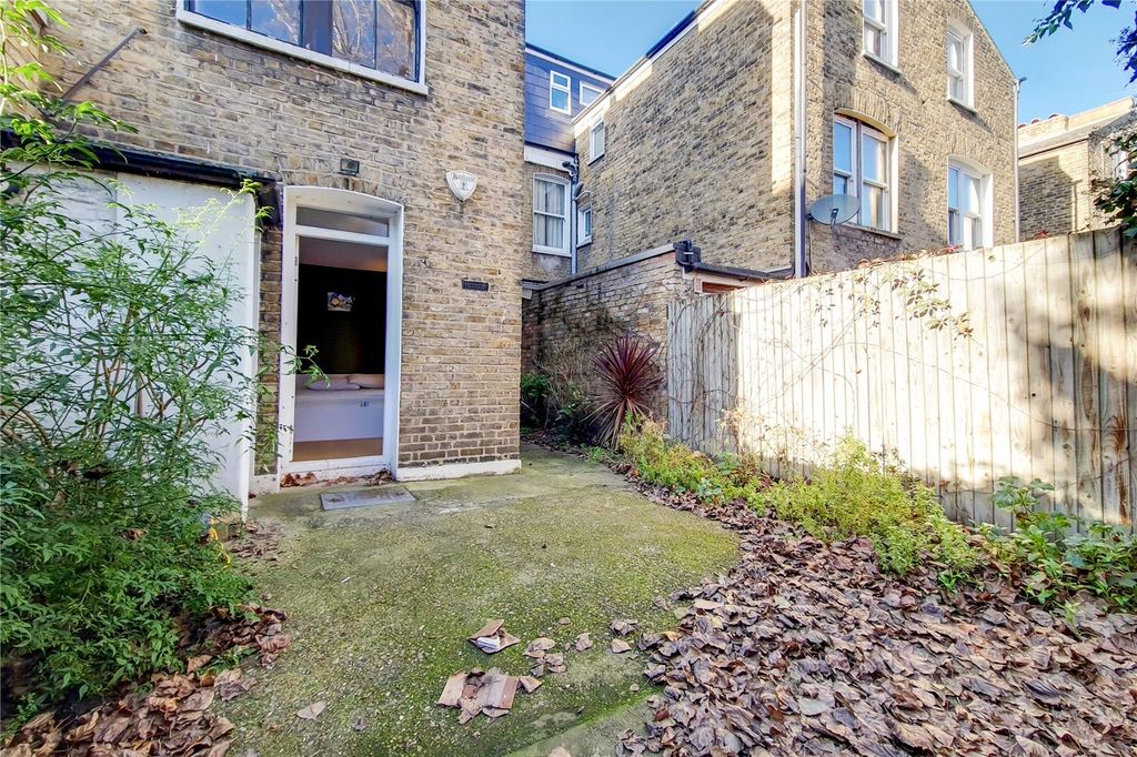 Property photo 2 of 6