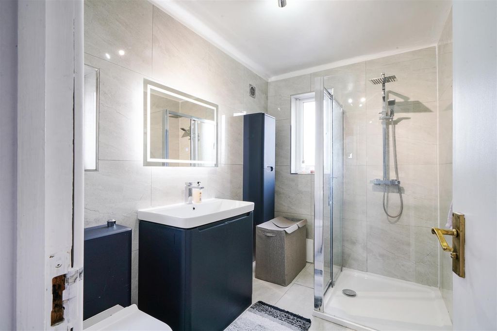 Property photo 3 of 15 5 Tintern Way - Uj1Ugir0Cxdw5Iiwovys.Jpg