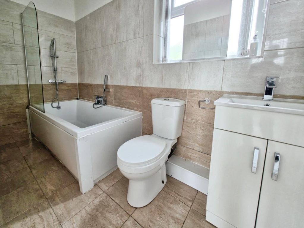 Property photo 2 of 5 Bathroom