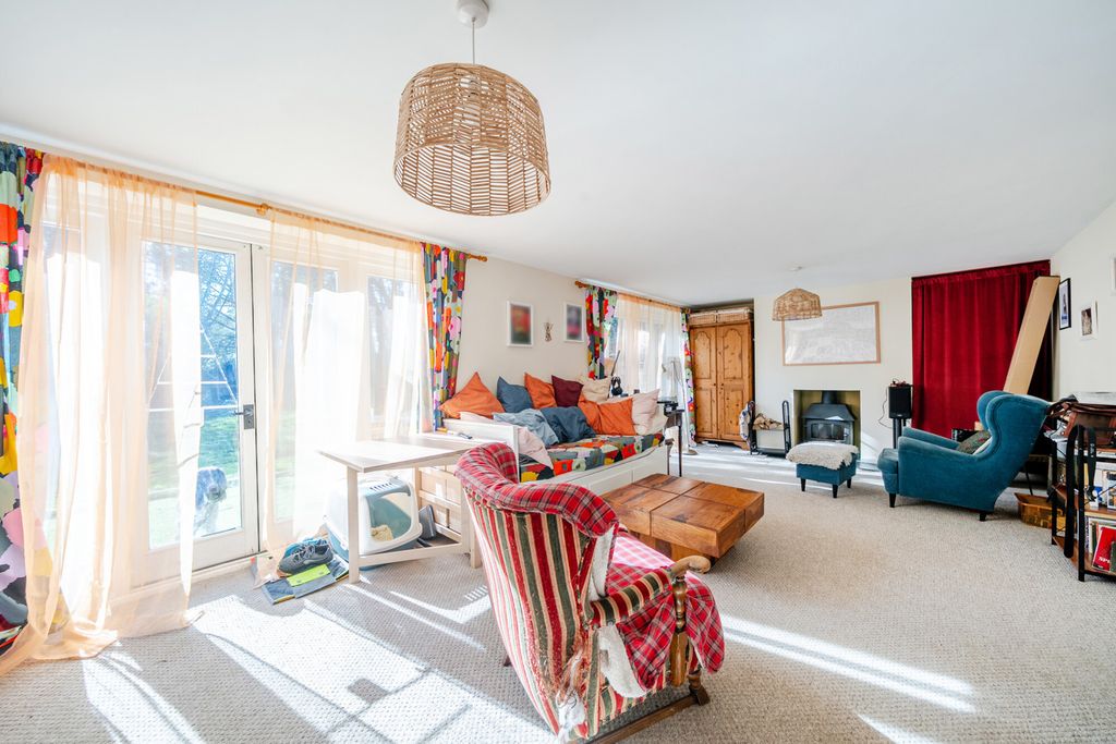 Property photo 2 of 19 1438949-23-69ce98...