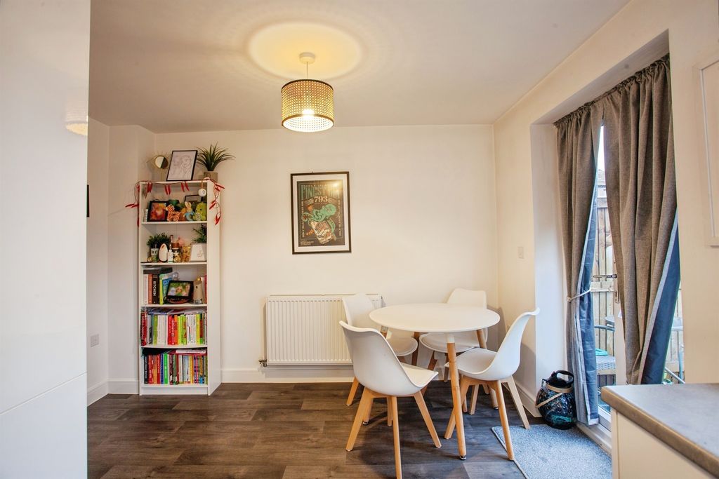 Property photo 3 of 16