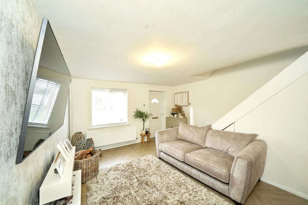 Property photo 3 of 33