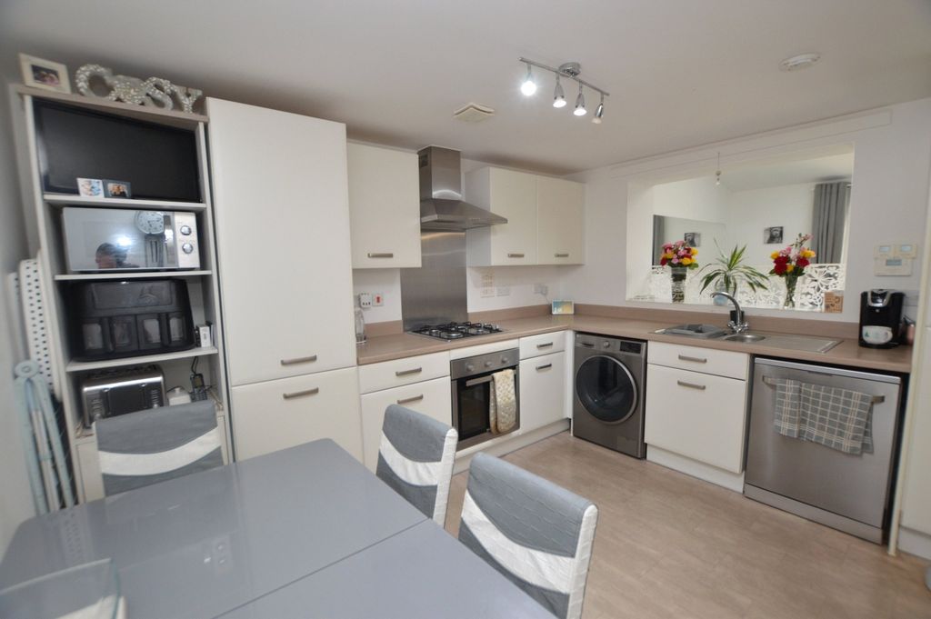 Property photo 2 of 17 Picture No. 33