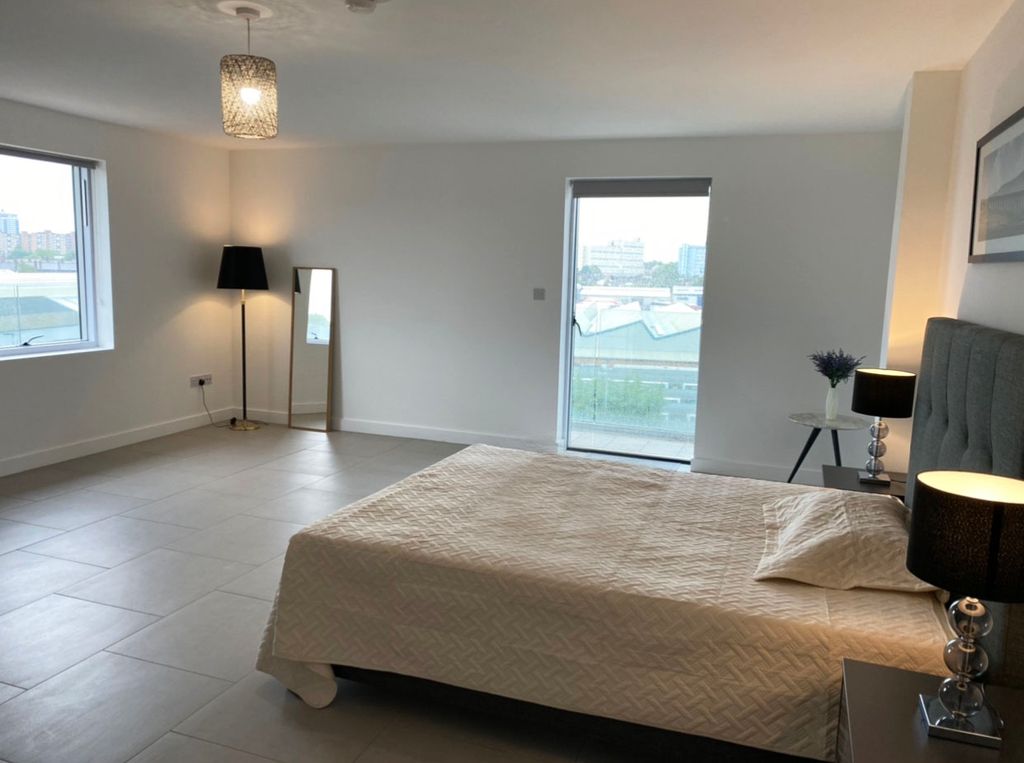 Property photo 1 of 8 Room A. En Suite + Rooftop