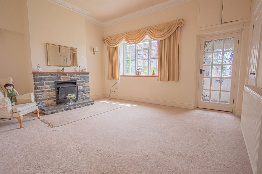Property photo 3 of 16 Picture No. 06