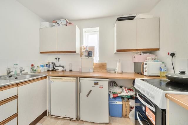 Property photo 2 of 18 Kitchen