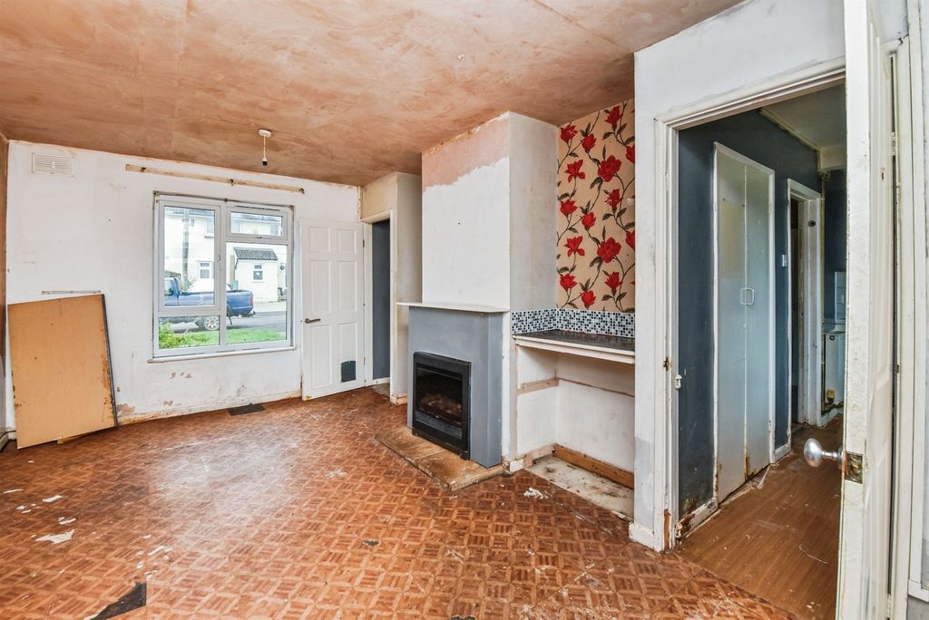 Property photo 2 of 16