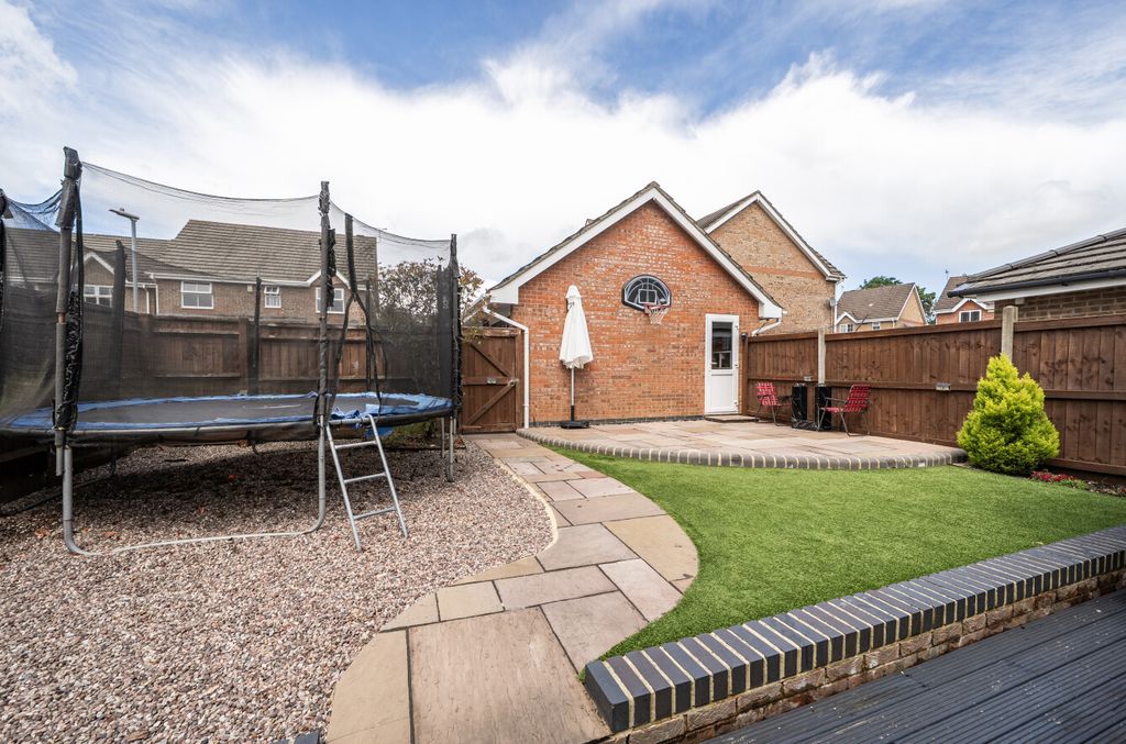 Property photo 2 of 15 146998466A1ee0257177d