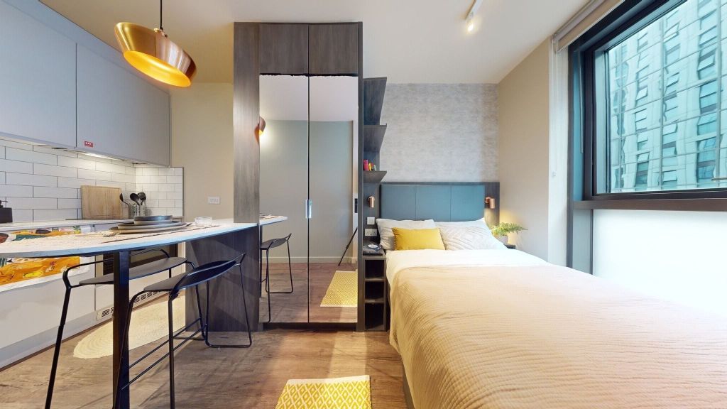 Property photo 1 of 44 Bedroom