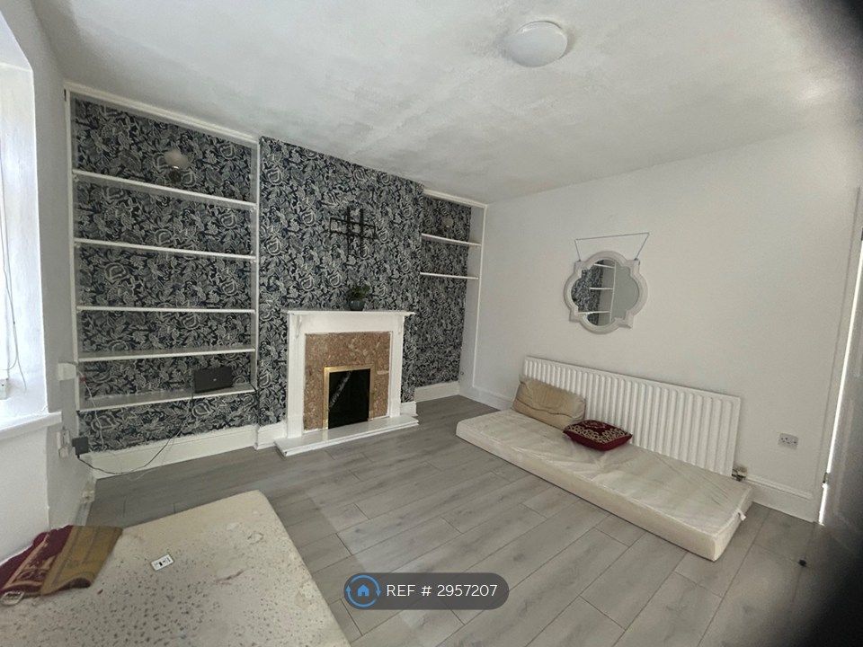 Property photo 1 of 4