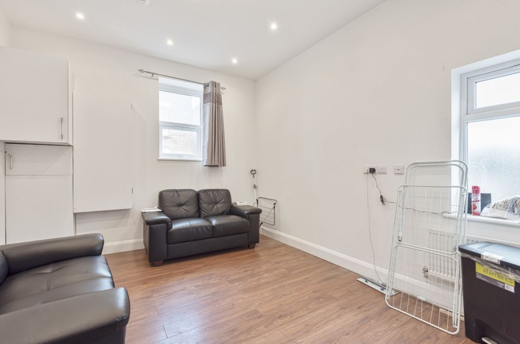 Property photo 1 of 8 607351 (1)
