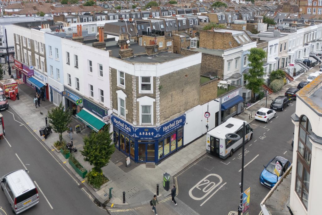 Property photo 2 of 24 415 North End Road, London Sw6 1Ns