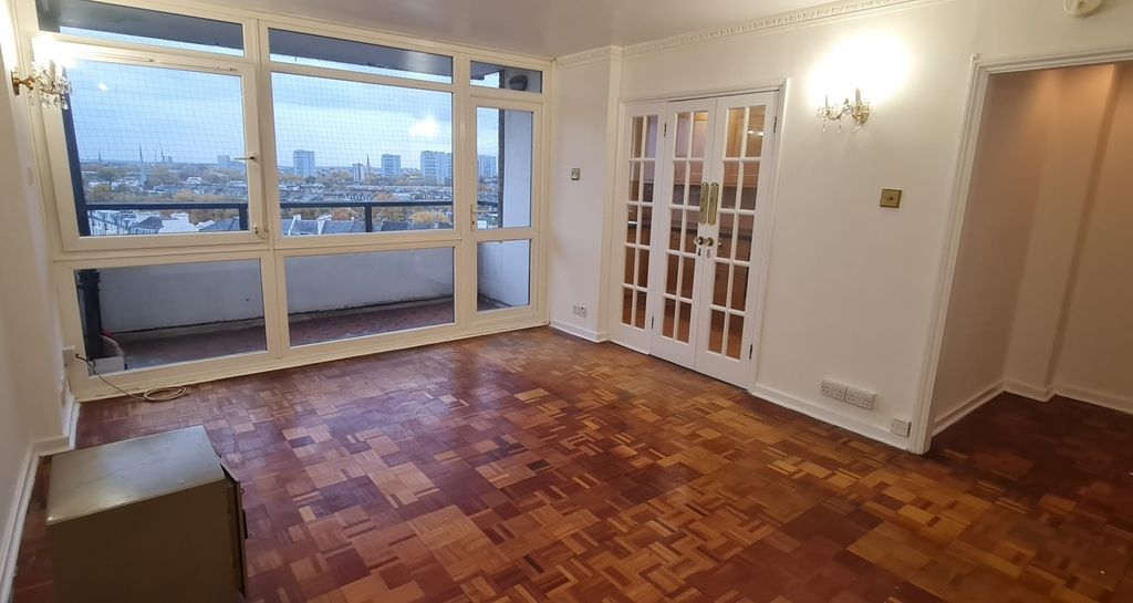 Property photo 1 of 12 Photo 4