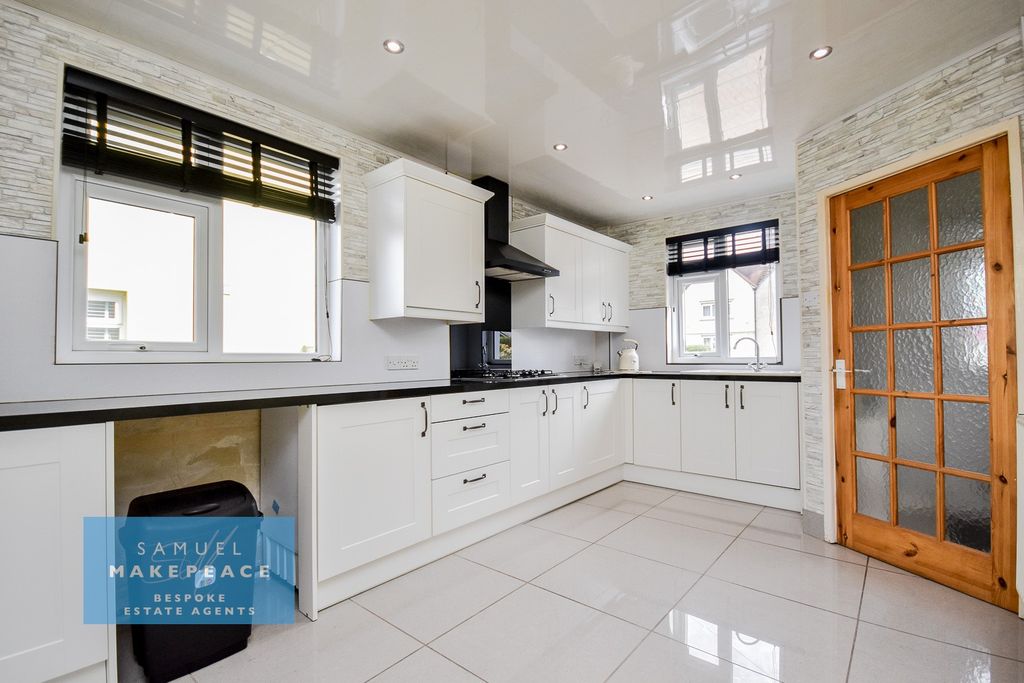 Property photo 2 of 23 Gallery