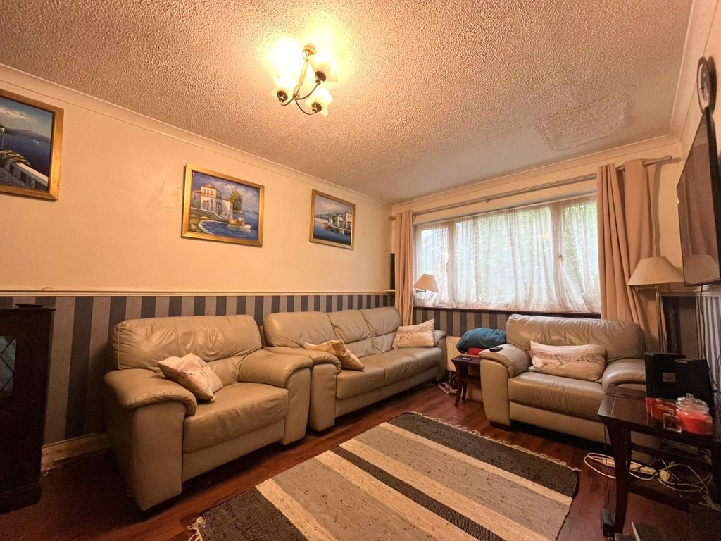 Property photo 2 of 7 Picture No. 05