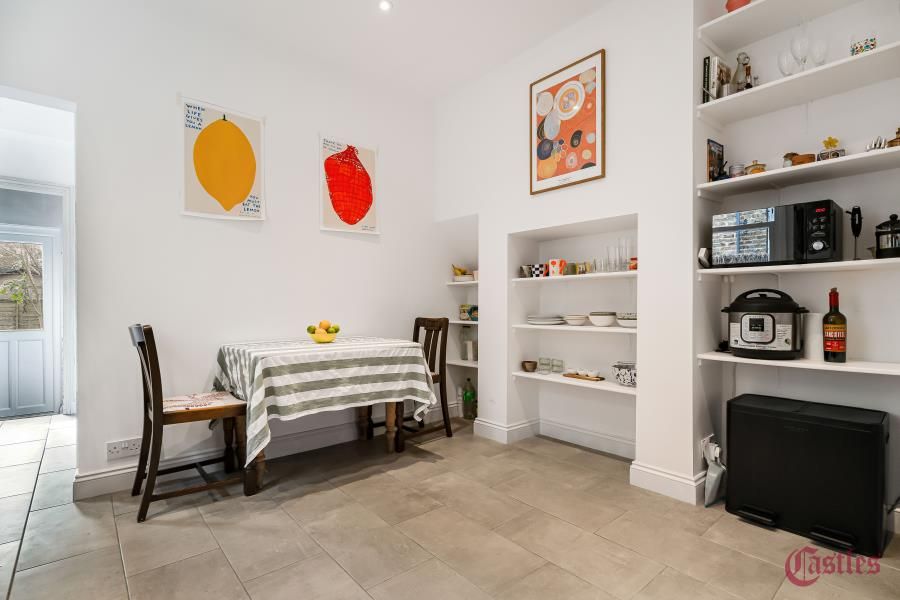 Property photo 2 of 25