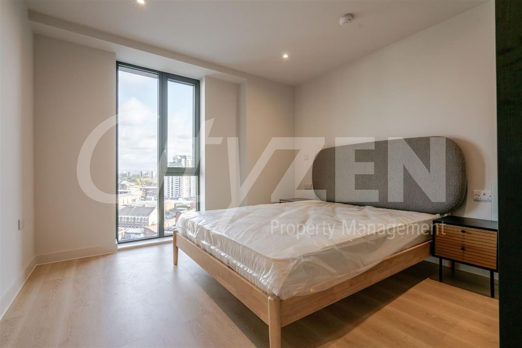 Property photo 3 of 9 Bedroom