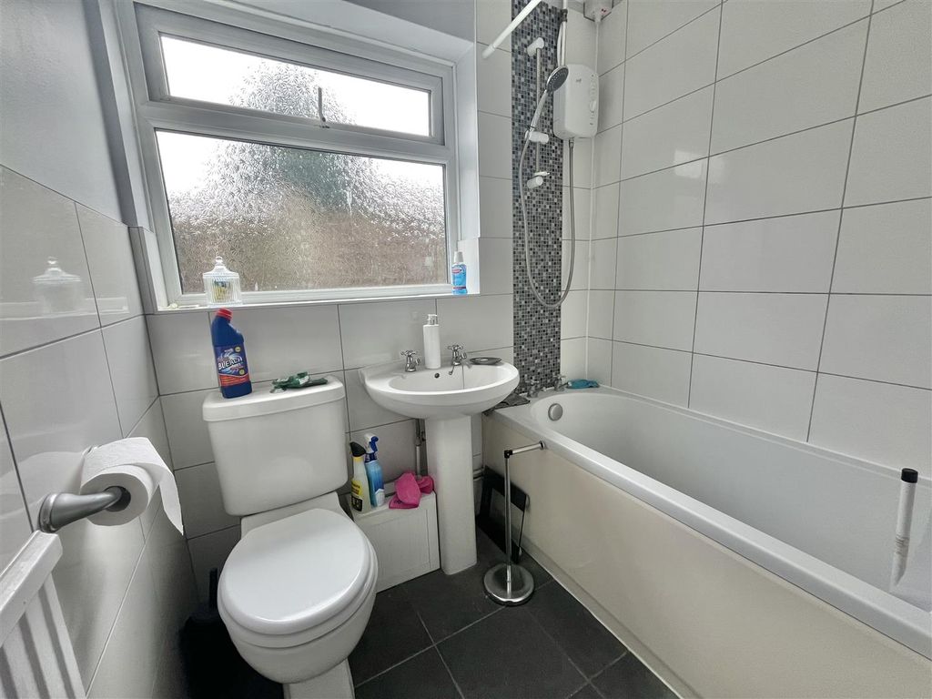 Property photo 3 of 13 Bathroom