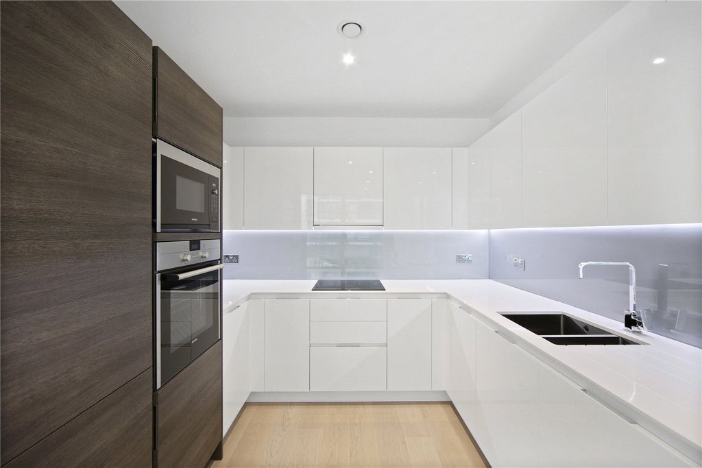 Property photo 3 of 11 Picture No. 17