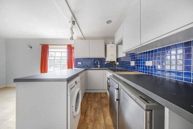 Property photo 2 of 11 Kitchen
