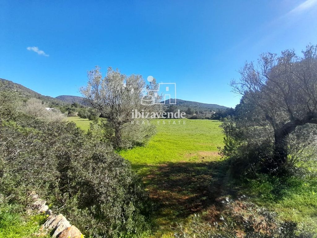 Property photo 1 of 16 Wonderful Plot In San José