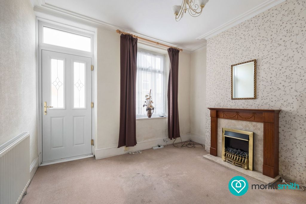 Property photo 2 of 13