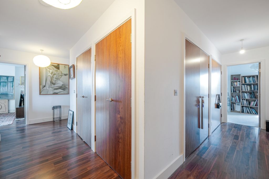 Property photo 3 of 12 1348933-2-68Bffbd...