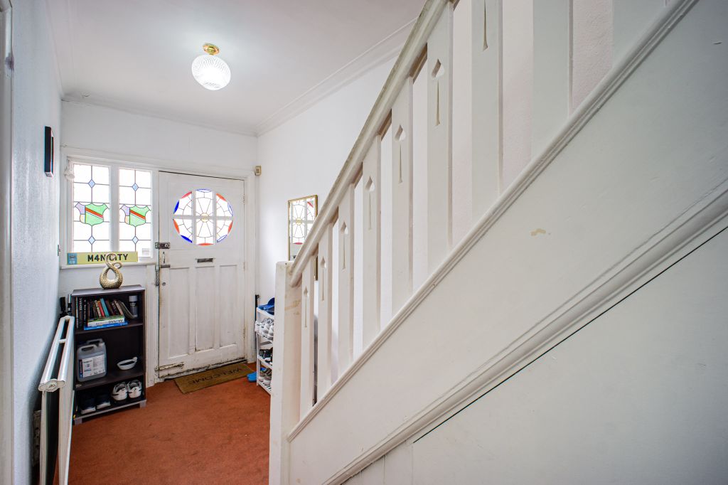 Property photo 2 of 13 Hallway