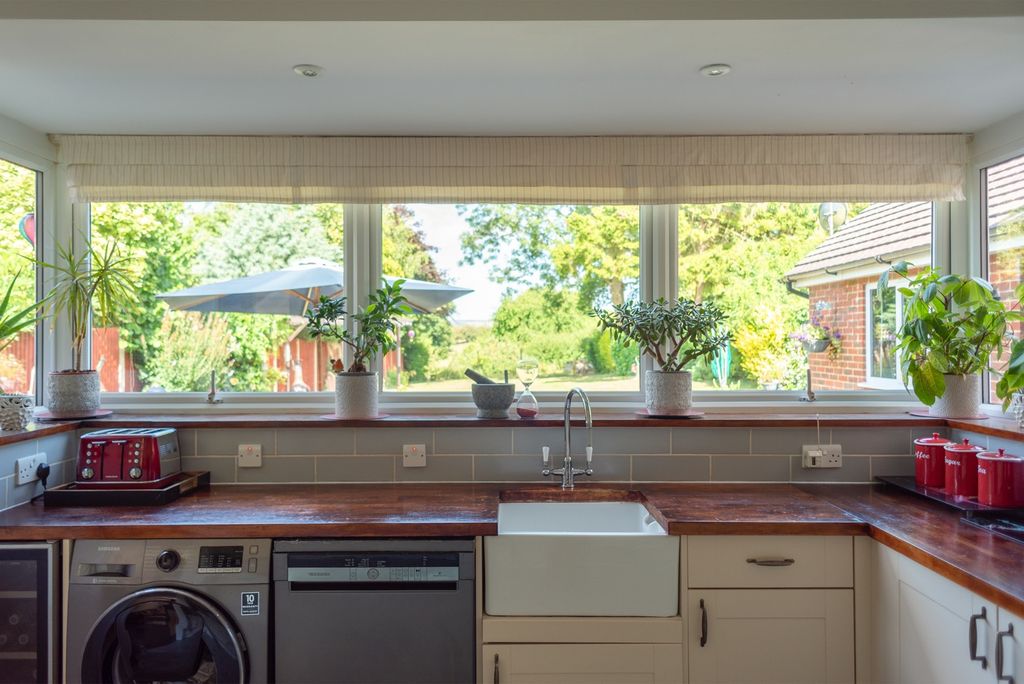 Property photo 2 of 24 3006975