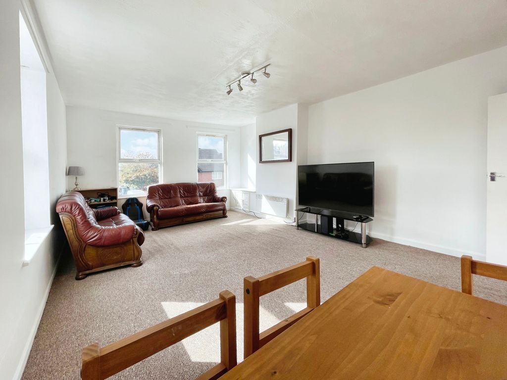 Property photo 2 of 8 652F622B-Img_4400