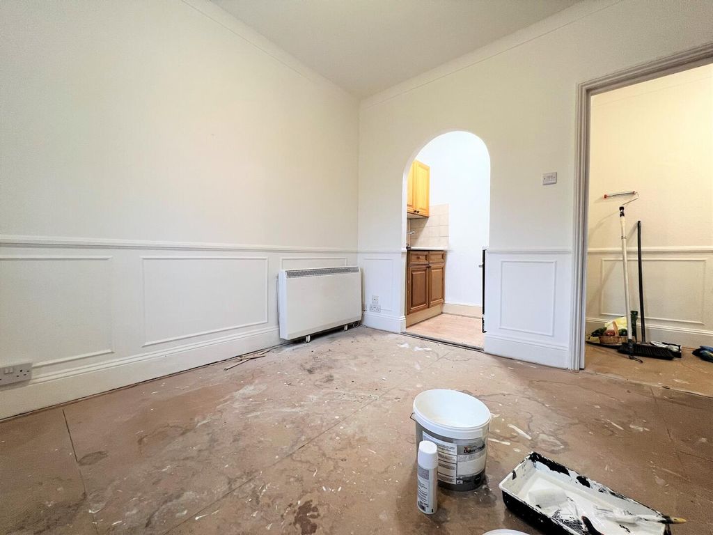 Property photo 3 of 6 Living Room