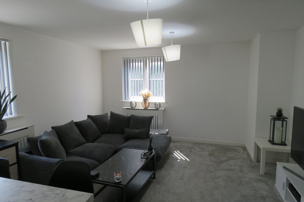 Property photo 3 of 8 Lounge Area