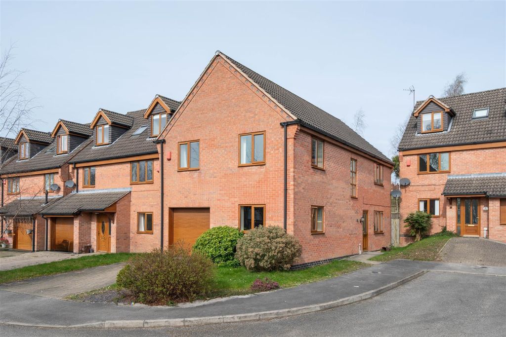 Property photo 1 of 25 Qg1Vvxuj1Ucptupj3Wvdba.Jpg