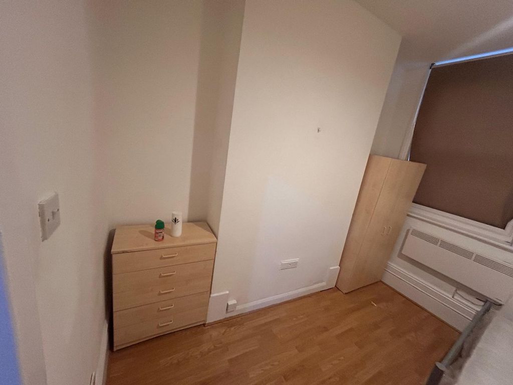 Property photo 3 of 11 Photo 2