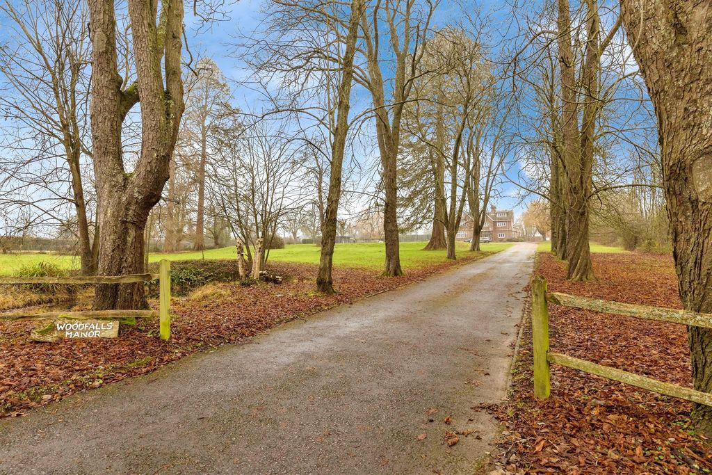 Property photo 2 of 12