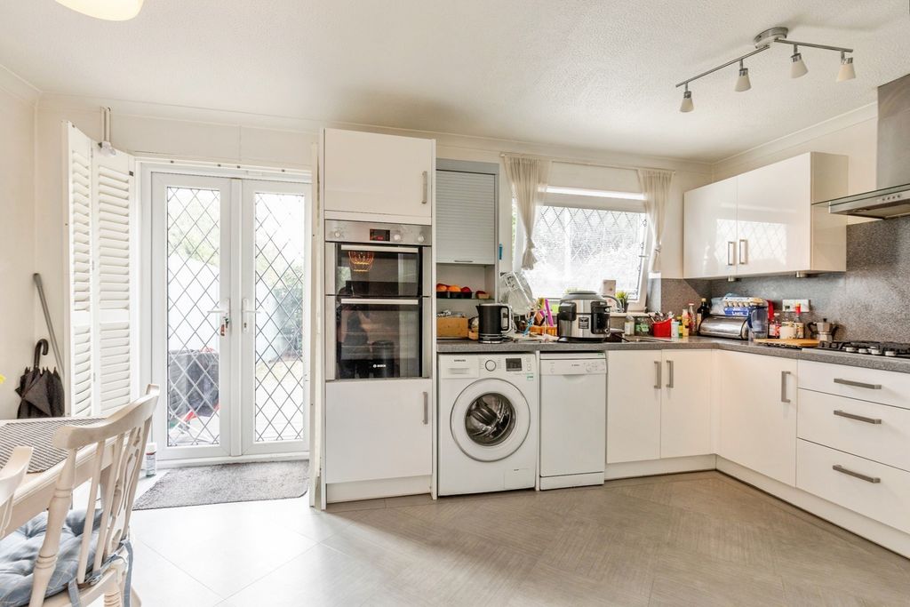 Property photo 3 of 17 Photo