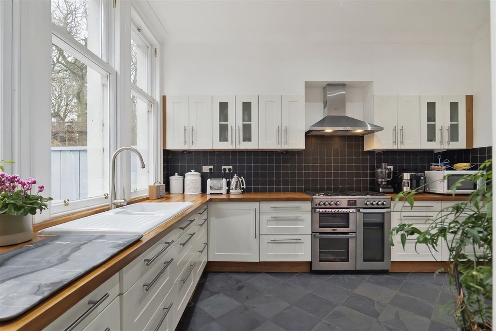 Property photo 3 of 45 Kitchen