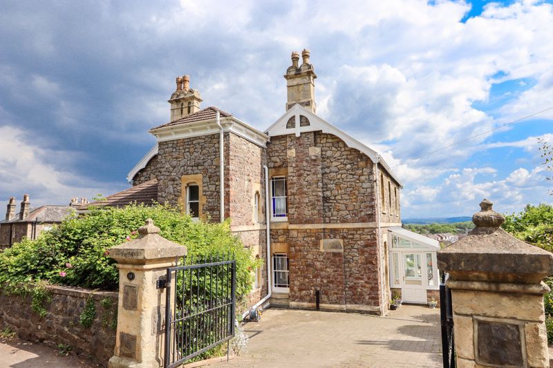 Property photo 1 of 32 10 Highdale Road