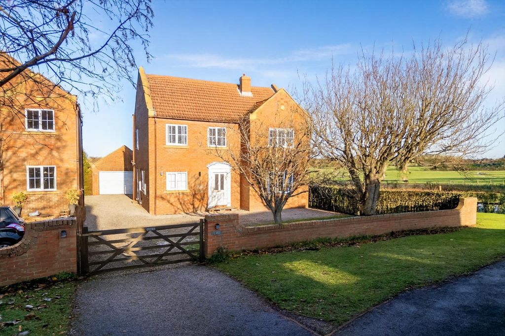 Property photo 1 of 24 External