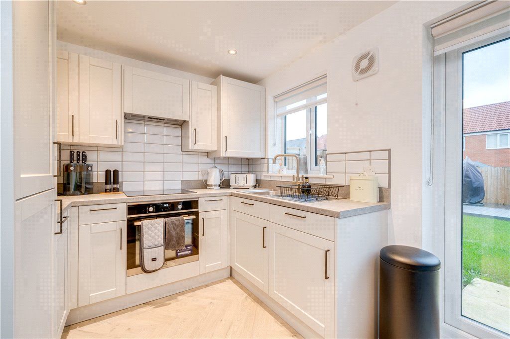 Property photo 2 of 8 Kitchen