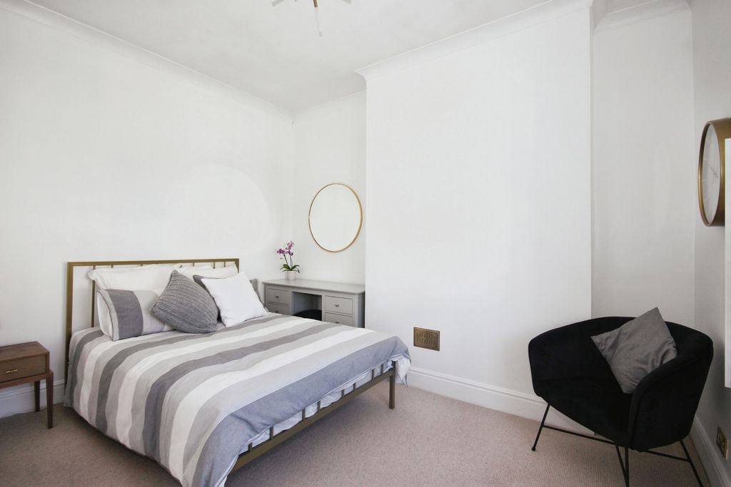 Property photo 2 of 16 Pbox-Img.Jpg