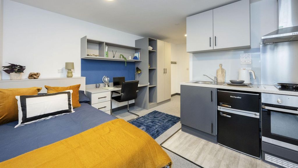 Property photo 3 of 16