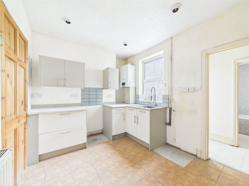 Property photo 3 of 10 Picture No. 12