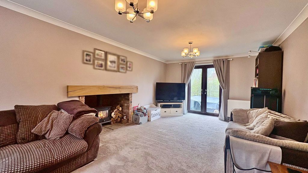 Property photo 3 of 16 Photo 9