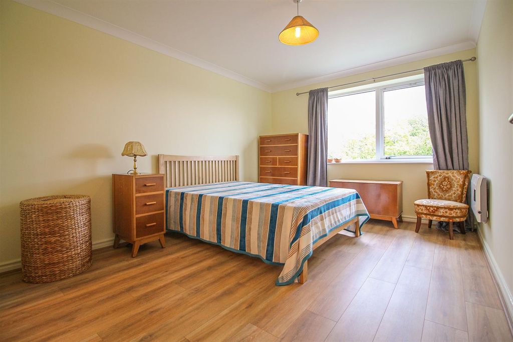 Property photo 3 of 7 Bedroom