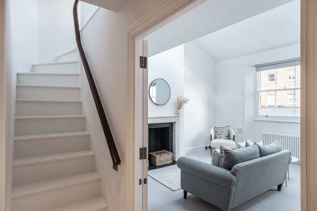 Property photo 2 of 29 Stanhope-Mews-West-3 (12).Jpg